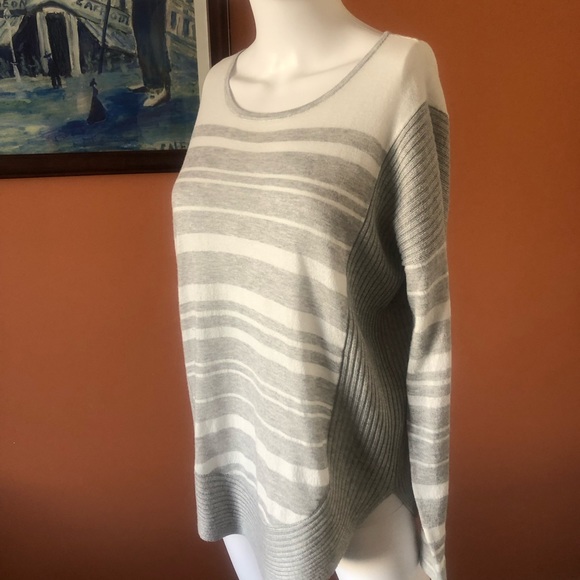 BY ARTISAN white and gray striped pullover sweater - Picture 5 of 9